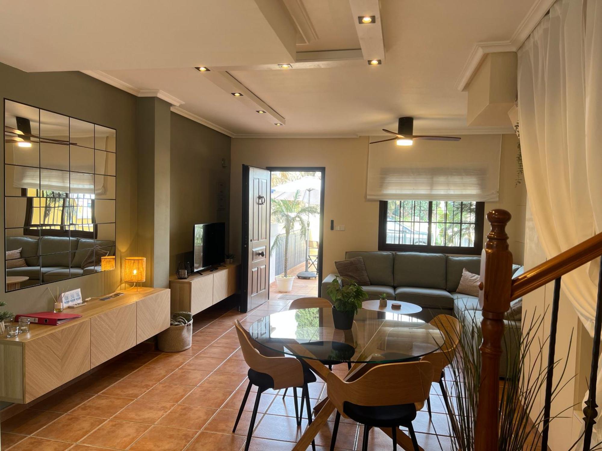 Casa Rodasa - 2 Bedrooms, Roof Terrace, Airco, Front-Terrace, Back-Patio, Communal Pool, Etc 외부 사진